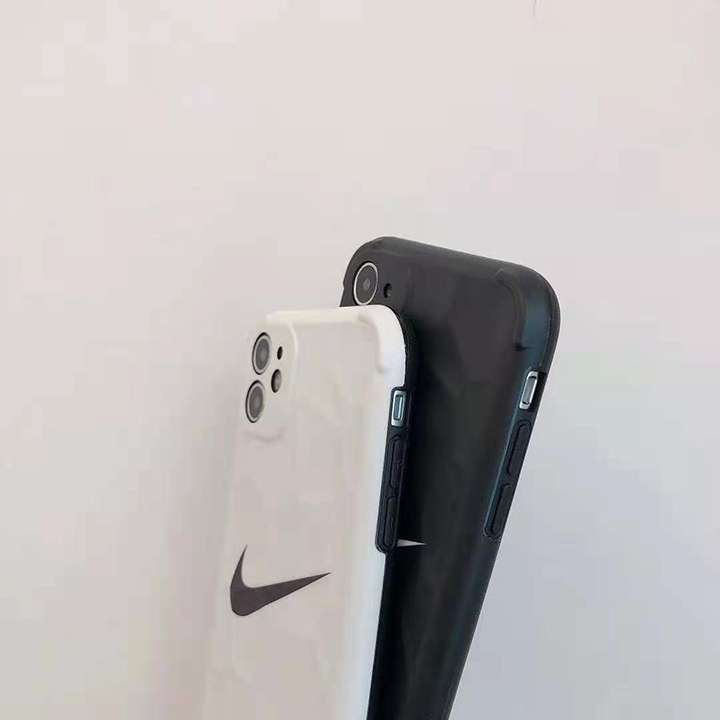 Nike アイフォン12proカバー