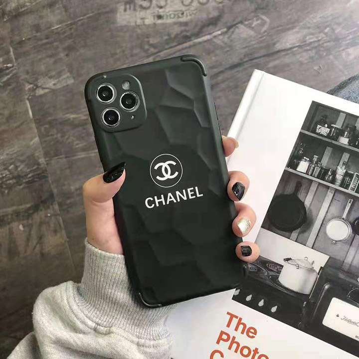 Chanel セレブ愛用 個性 iphone12proケース 