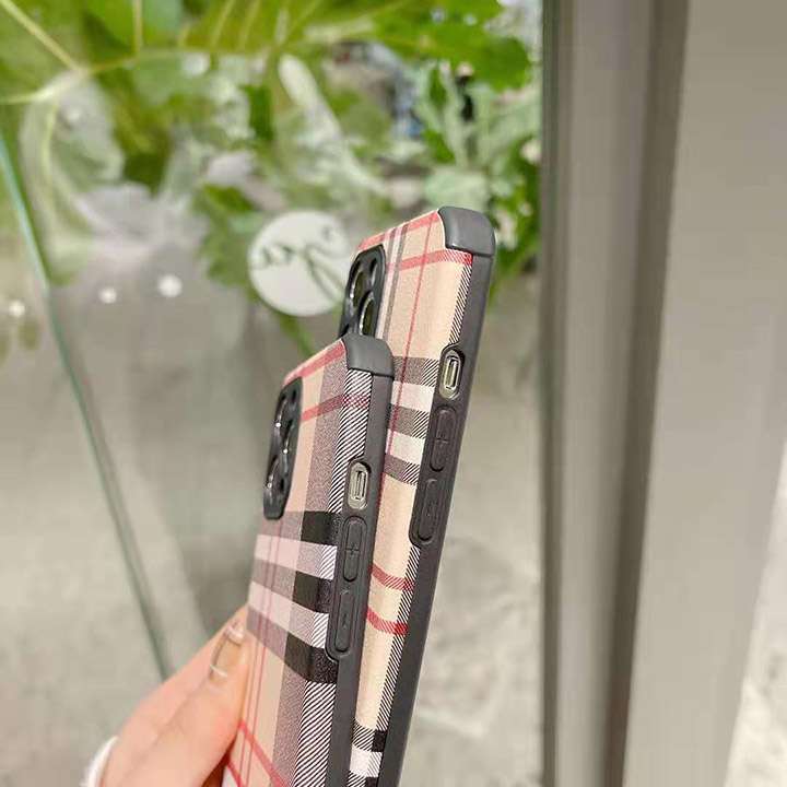 アイフォン 7 plus スマホケース おすすめ burberry