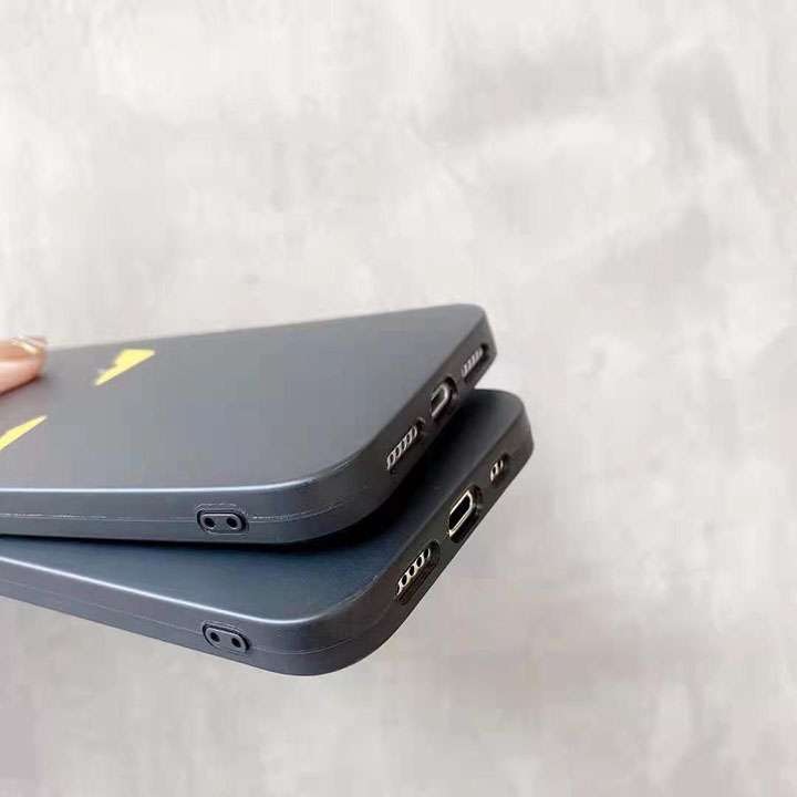 フェンディ iPhone XR 保護ケース