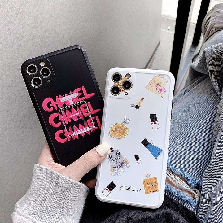 新作の iPhone 12 pro max Chanel カバー