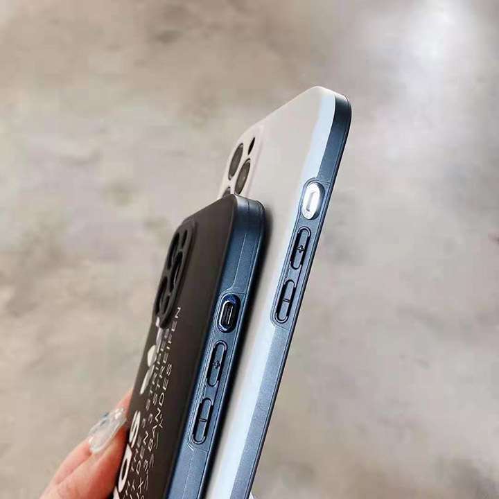 iPhone 11プロマックス 新発売 カバー アディダス