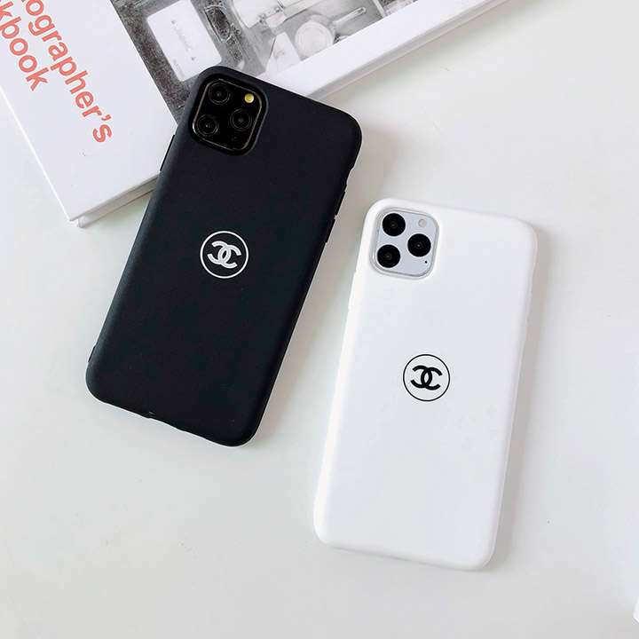 高品質カバーiPhone 11 pro max Chanel