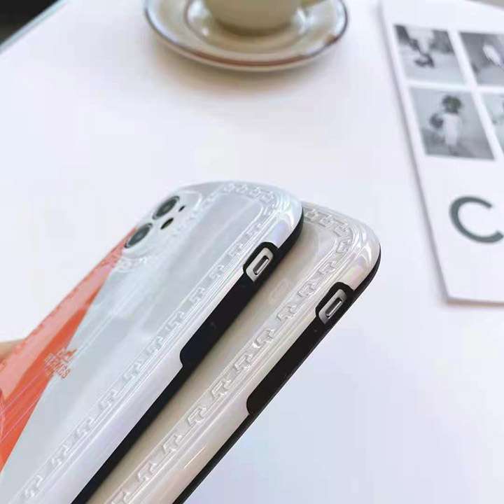 iphone11光沢感携帯ケース