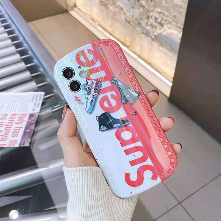 流行りiphoneXRSupremeケース