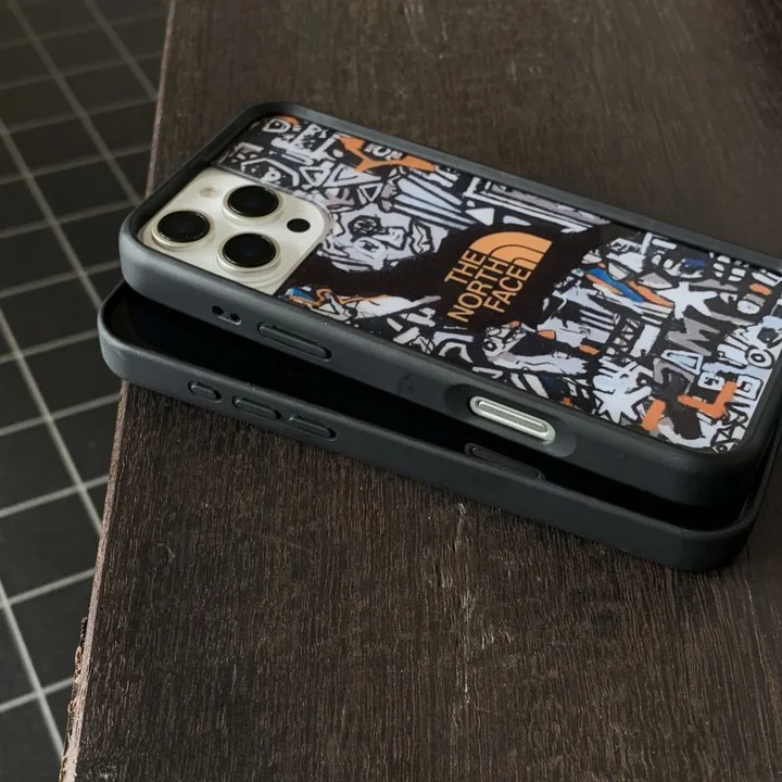 アイホンiPhone16携帯ケースアディダス男女兼用